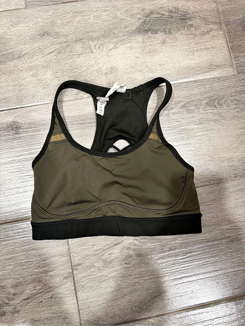 lululemon Free to Be Wild Bra Sports Bra Green Size 4